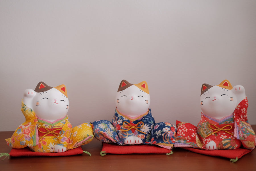 Maneki-neko Kimono Lucky Cat