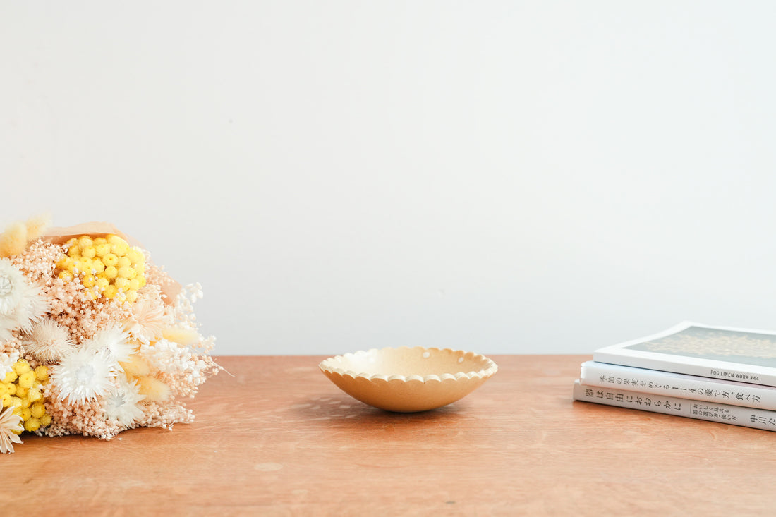Ken Aoki 青木挙 Small Flower Saucer KE19