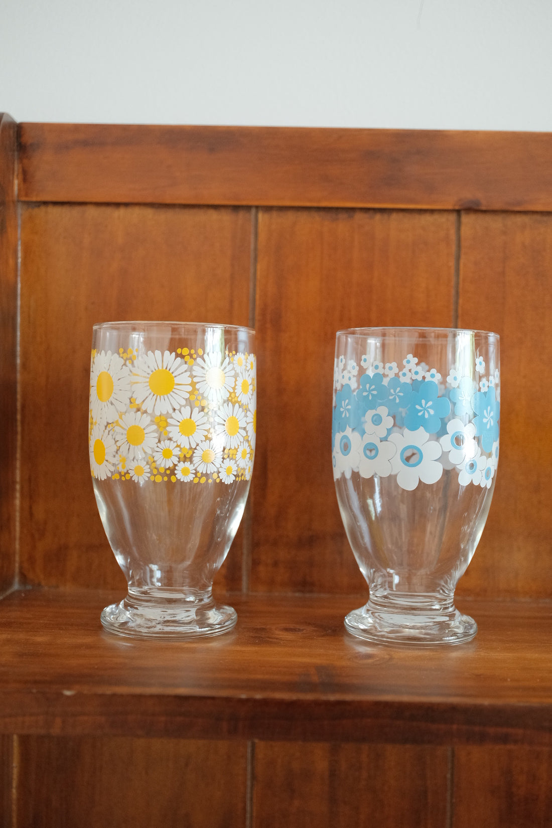 Aderia Glass Pedestal Cups - Blue Flower