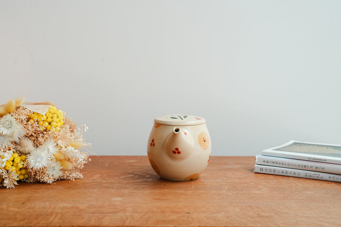 Kumiko Ishikawa 石川久美子 Teapot KI06