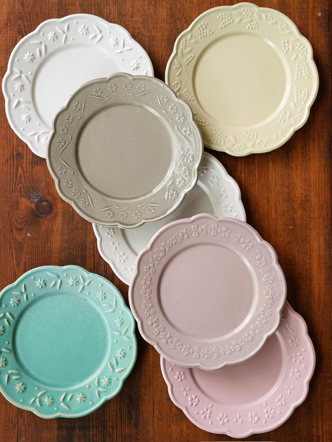 Atelier Gyuusha Medium Floral Shape Round Plate