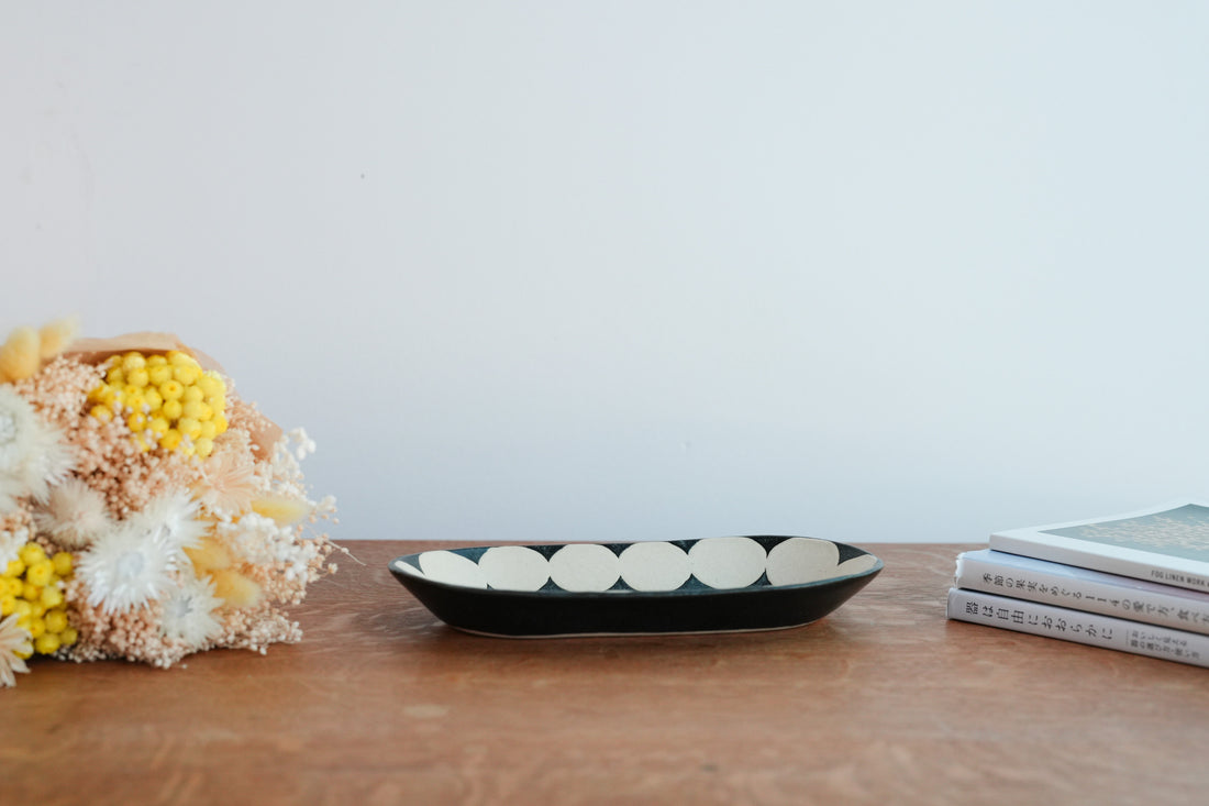 Ken Aoki 青木挙 Long Oval Plate KE01