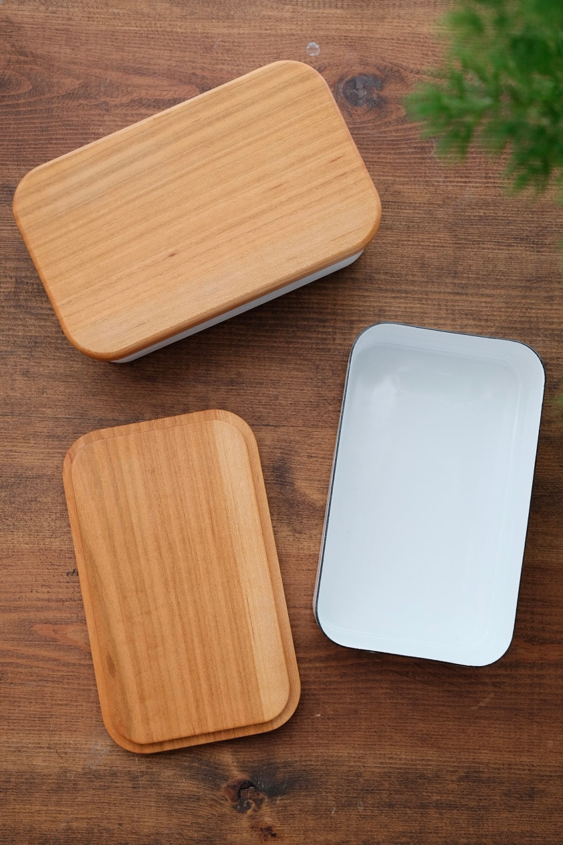 Noda Horo White Series Enamel Butter Case