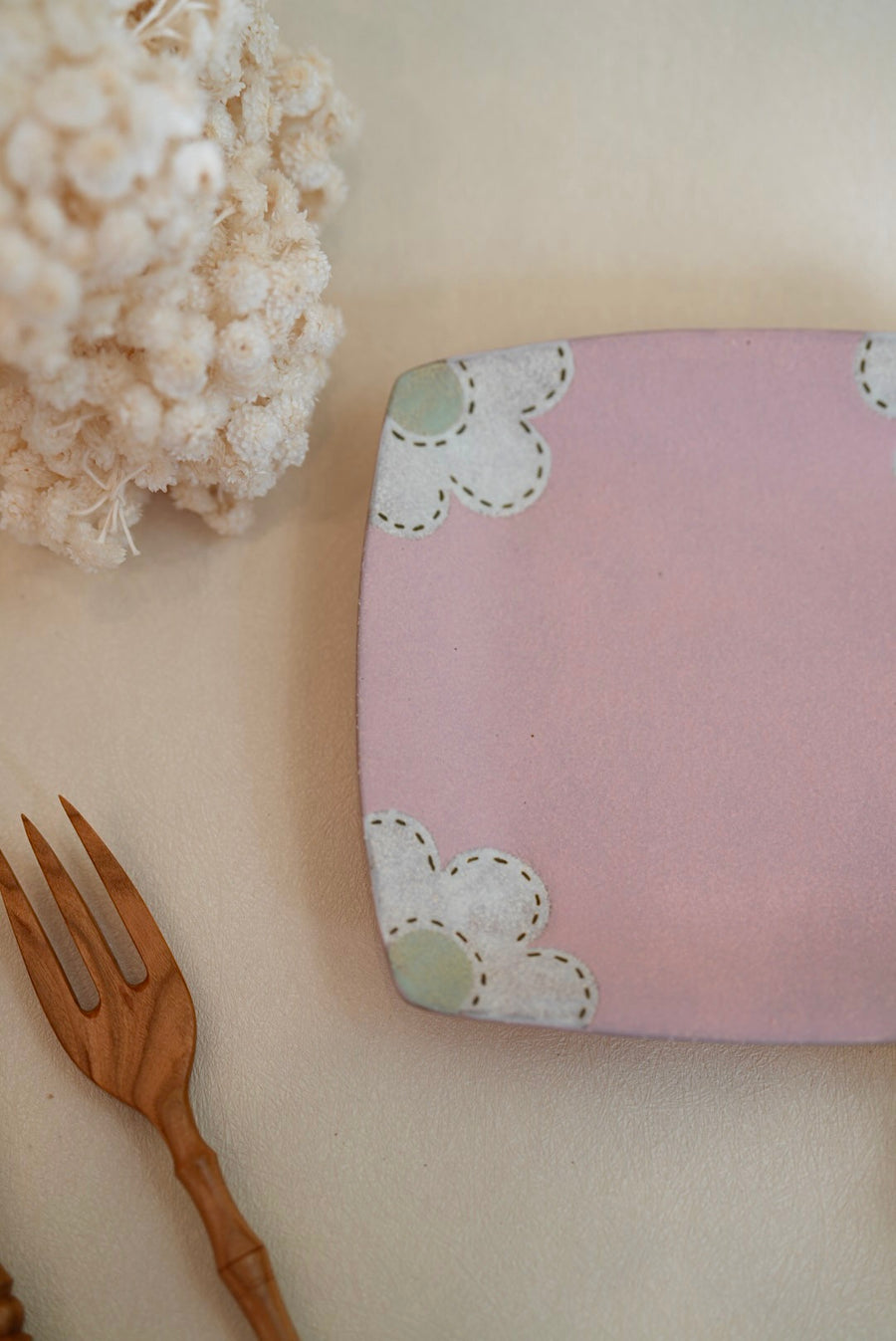 Kei Mitsumochi ミツ持啓 17cm Rectangle Plate - Pink Flower KM28