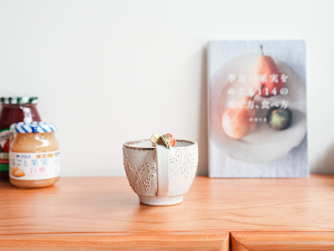 Satomi Motohashi 本橋里美 Dual Colour Flower Mug SM13