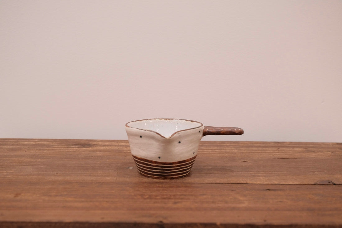 Emishi Kobo 池田匡優&美弥子 - Small Bowl with Handle and Spout EK23