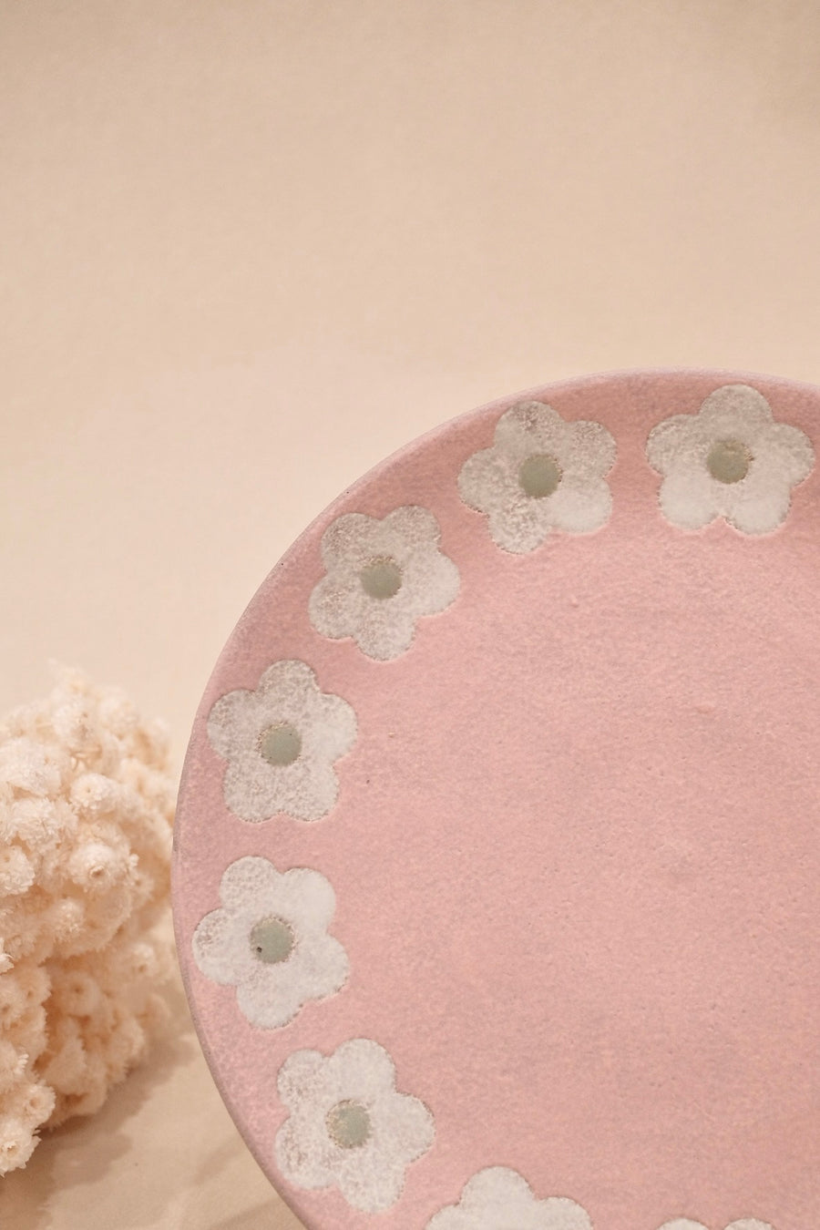 Kei Mitsumochi ミツ持啓 Flower Rim Pink Round Plate-Large  KM40