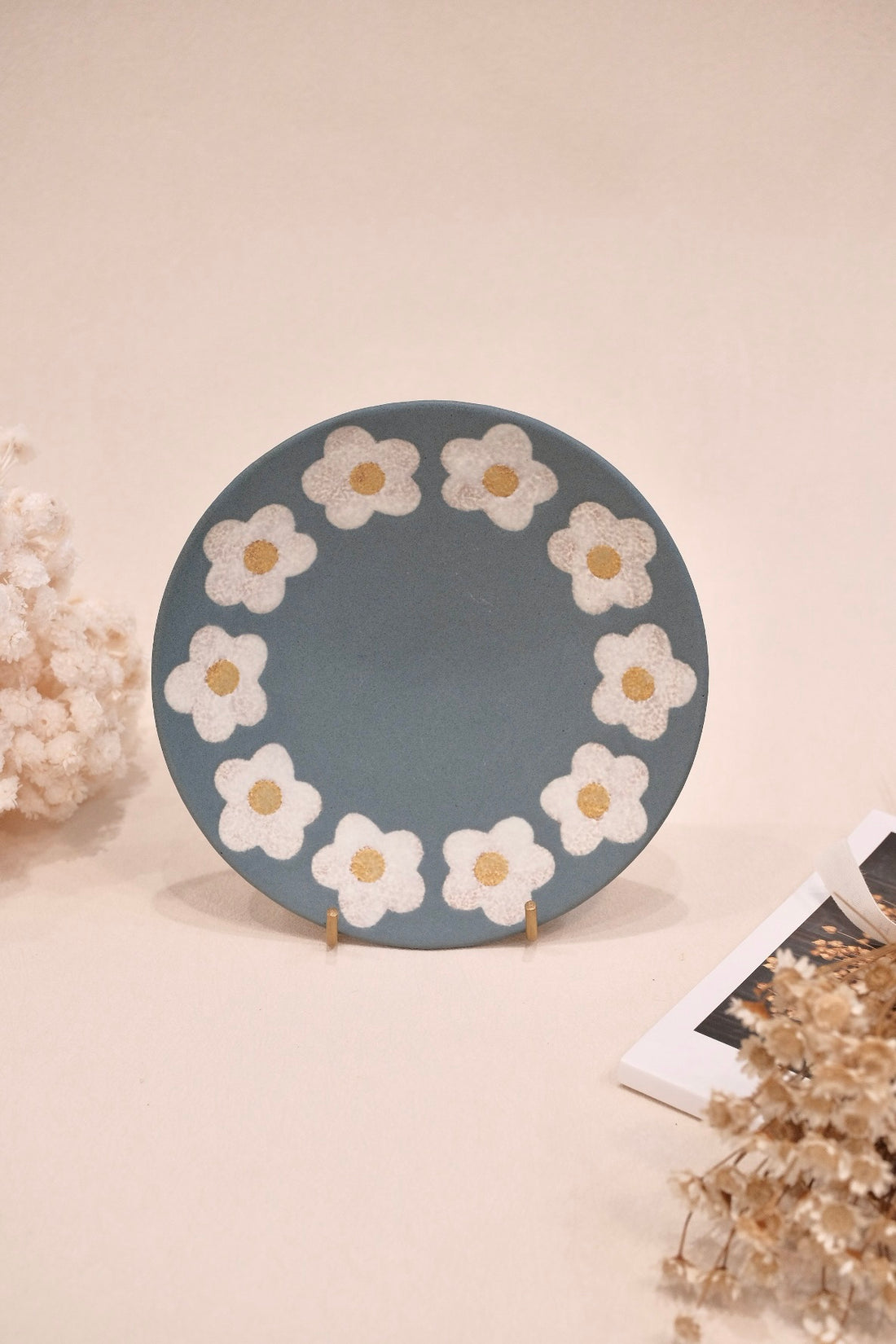 Kei Mitsumochi ミツ持啓 Flower Rim Lake Blue Round Plate-Small  KM42