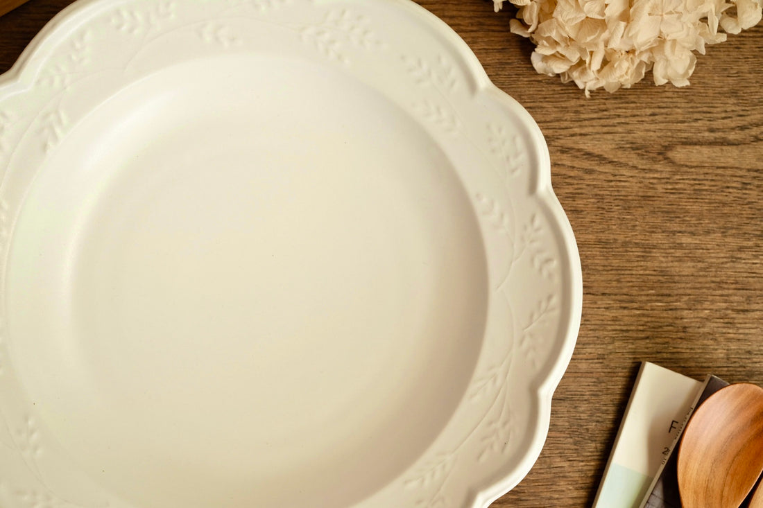 Atelier Gyuusha Large Floral Shape Round Deep Plate