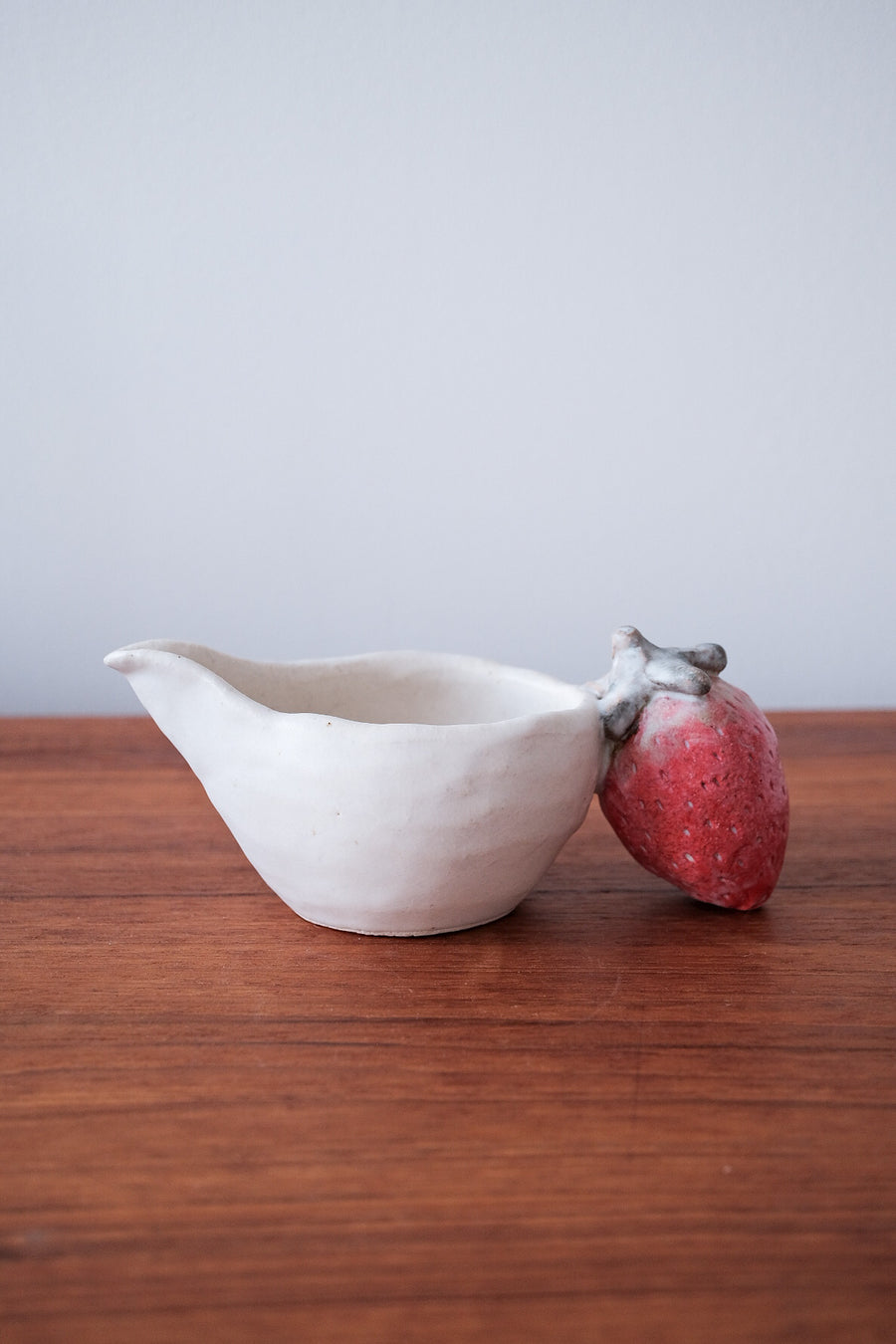 Atsumi Honda 本田あつみ Spouted Bowl with Strawberry Handle - AH34