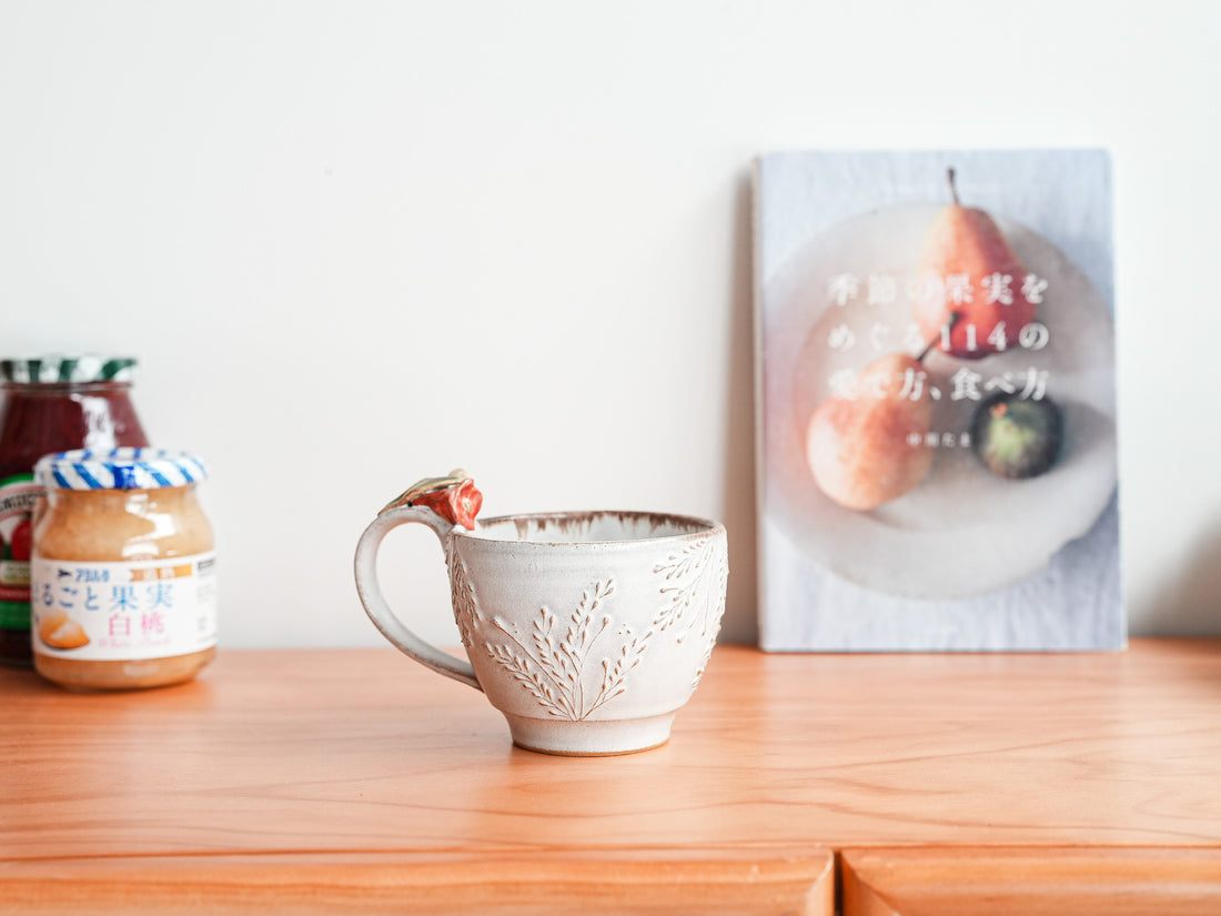Satomi Motohashi 本橋里美 Dual Colour Flower Mug SM13
