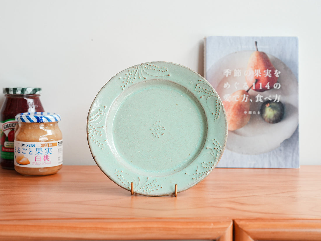 Satomi Motohashi 本橋里美 Round Plate SM06