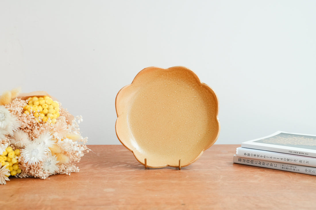 Ken Aoki 青木挙 Medium Flower Plate KE10