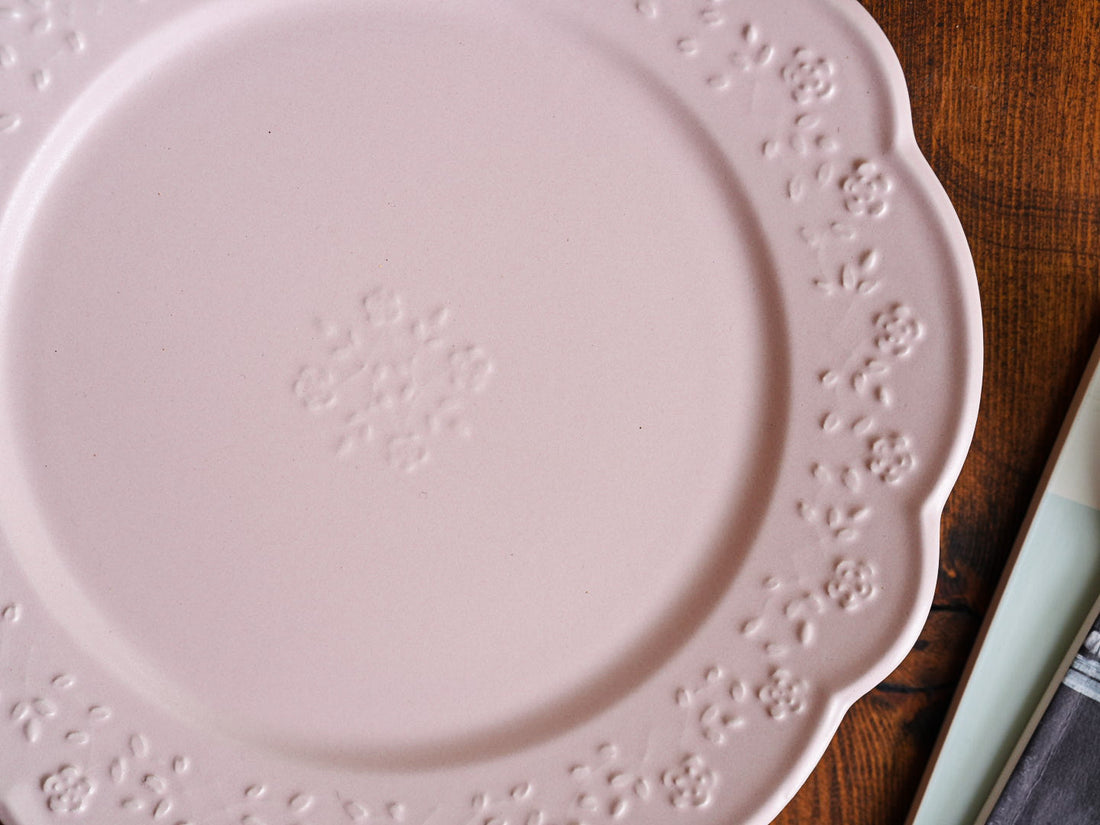 Atelier Gyuusha Large Floral Shape Round Plate
