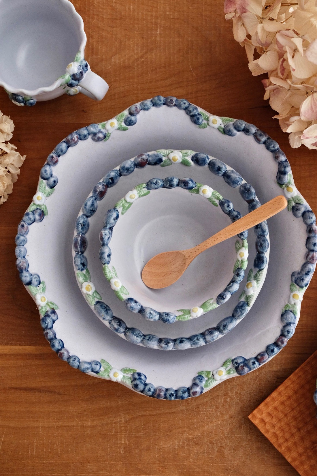 Aiko Miura 三浦愛子 Blue Berry Flower Edge Deep Plate AM01