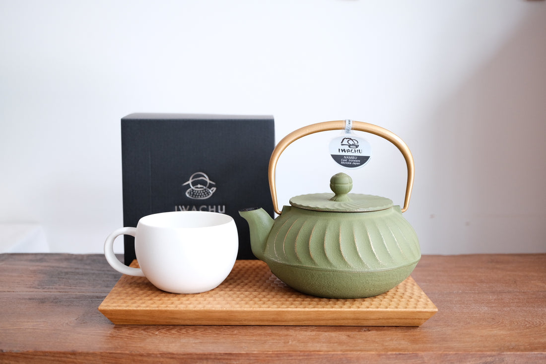 IWACHU Iron Kyusu Teapot Wave Pattern -Tsurugane