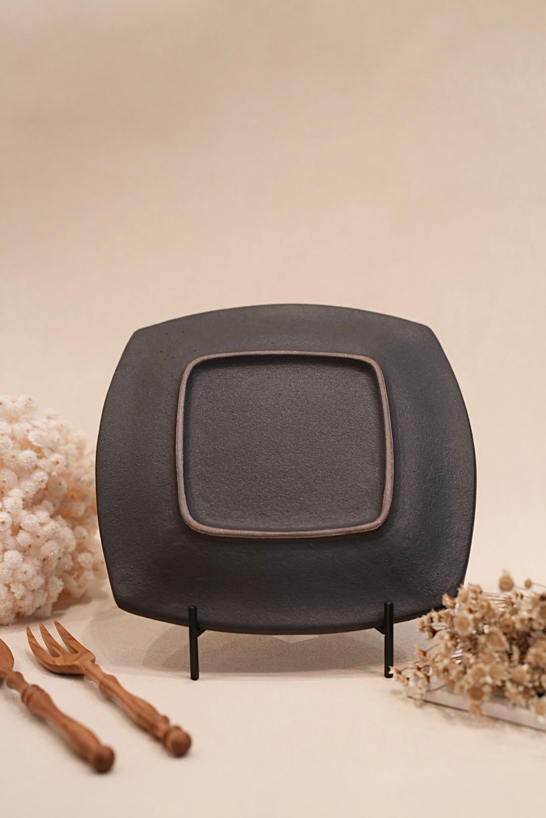 Kei Mitsumochi ミツ持啓 24cm Rectangle Plate - Black Flower KM22