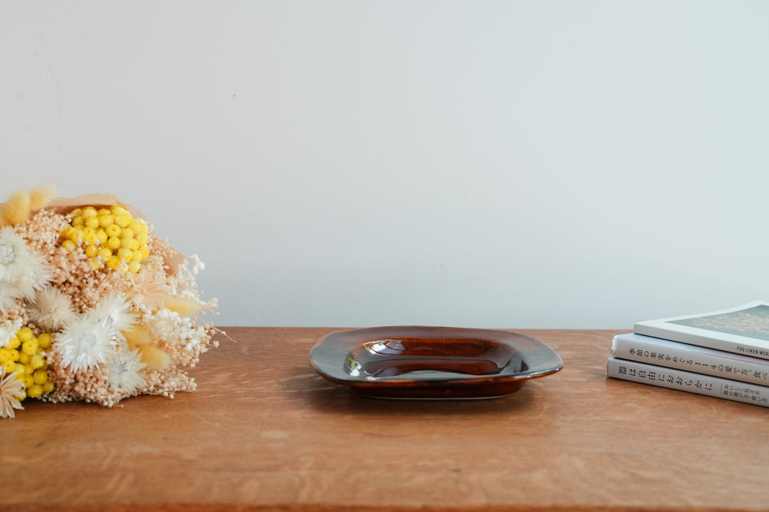 Ken Aoki 青木挙 Square Plate KE05