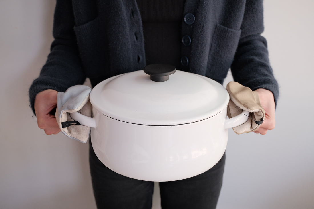 Cat Shaped Pot Pad/Holder