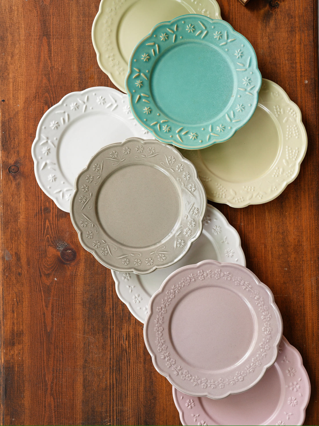 Atelier Gyuusha Medium Floral Shape Round Plate