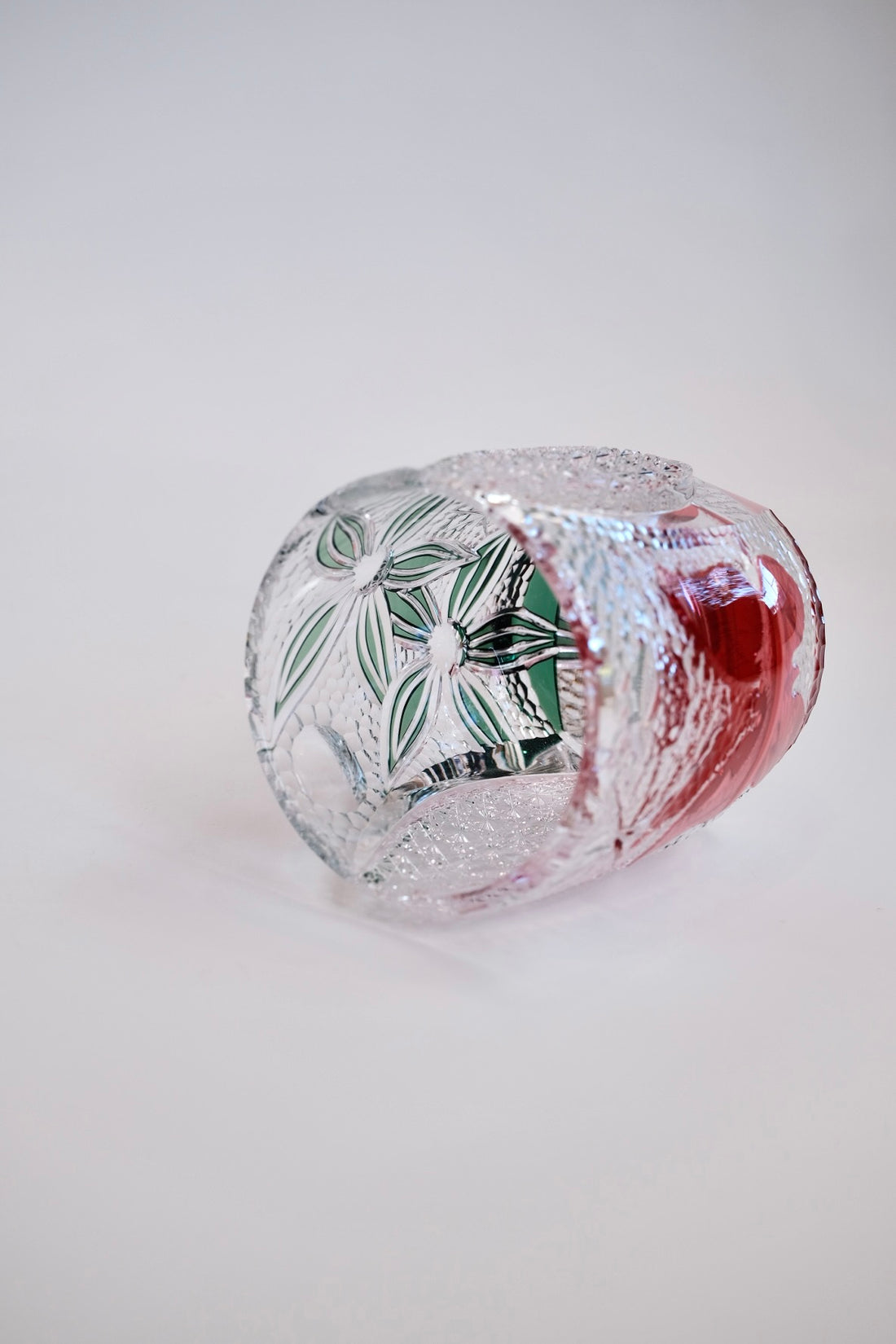 Edo Kiriko Whisky Glass Rock Glass "Buttfly with Flower" Green/Red by Junichi Nabetani, Master of traditional crafts