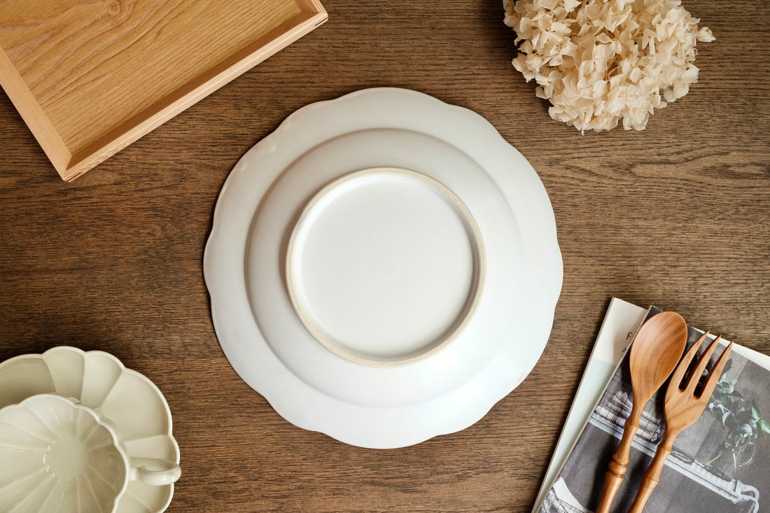 Atelier Gyuusha Large Floral Shape Round Deep Plate