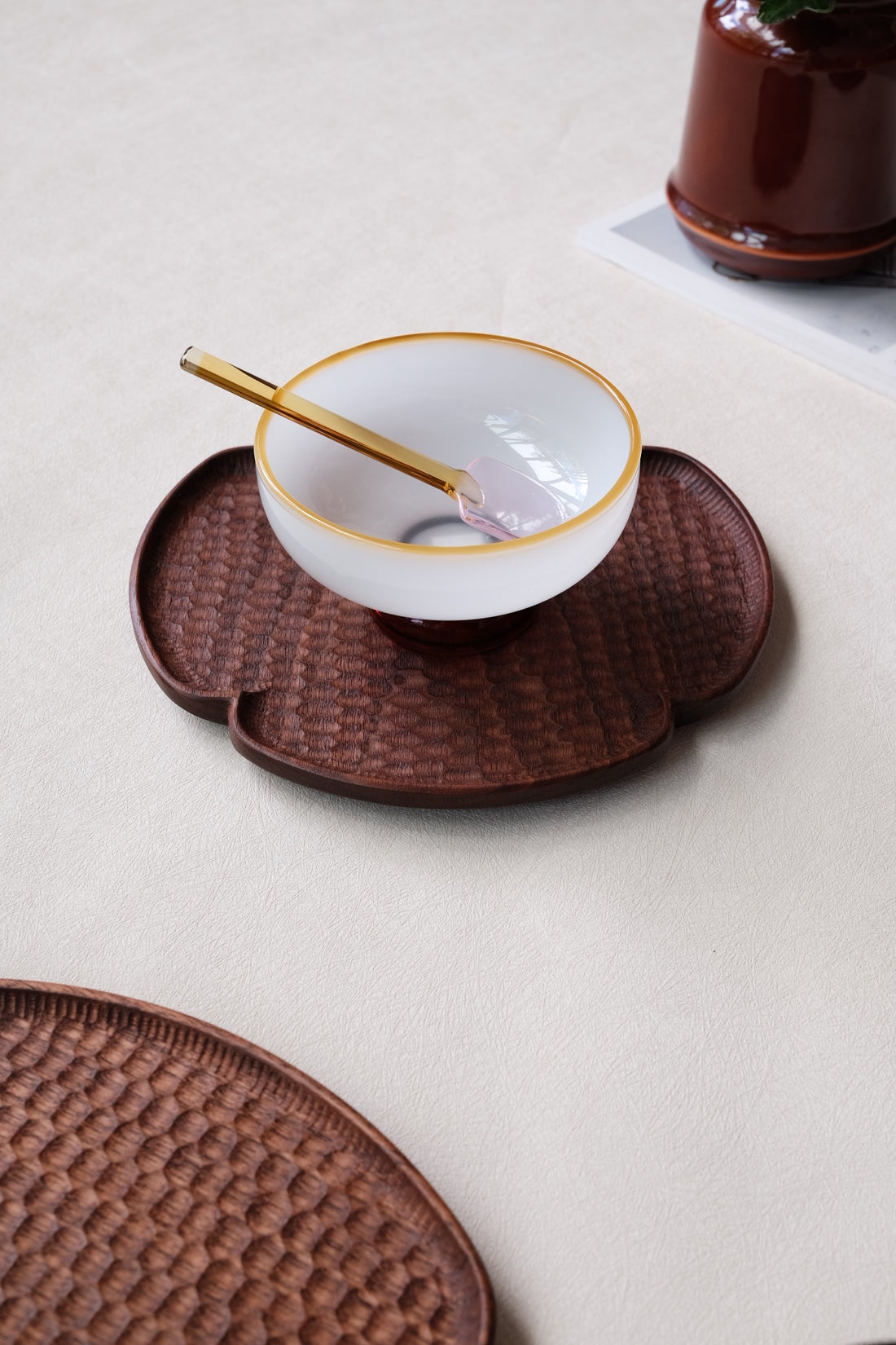 Kazunori Takatsuka 高塚和則 Flower Plate Walnut Wood Medium KU11