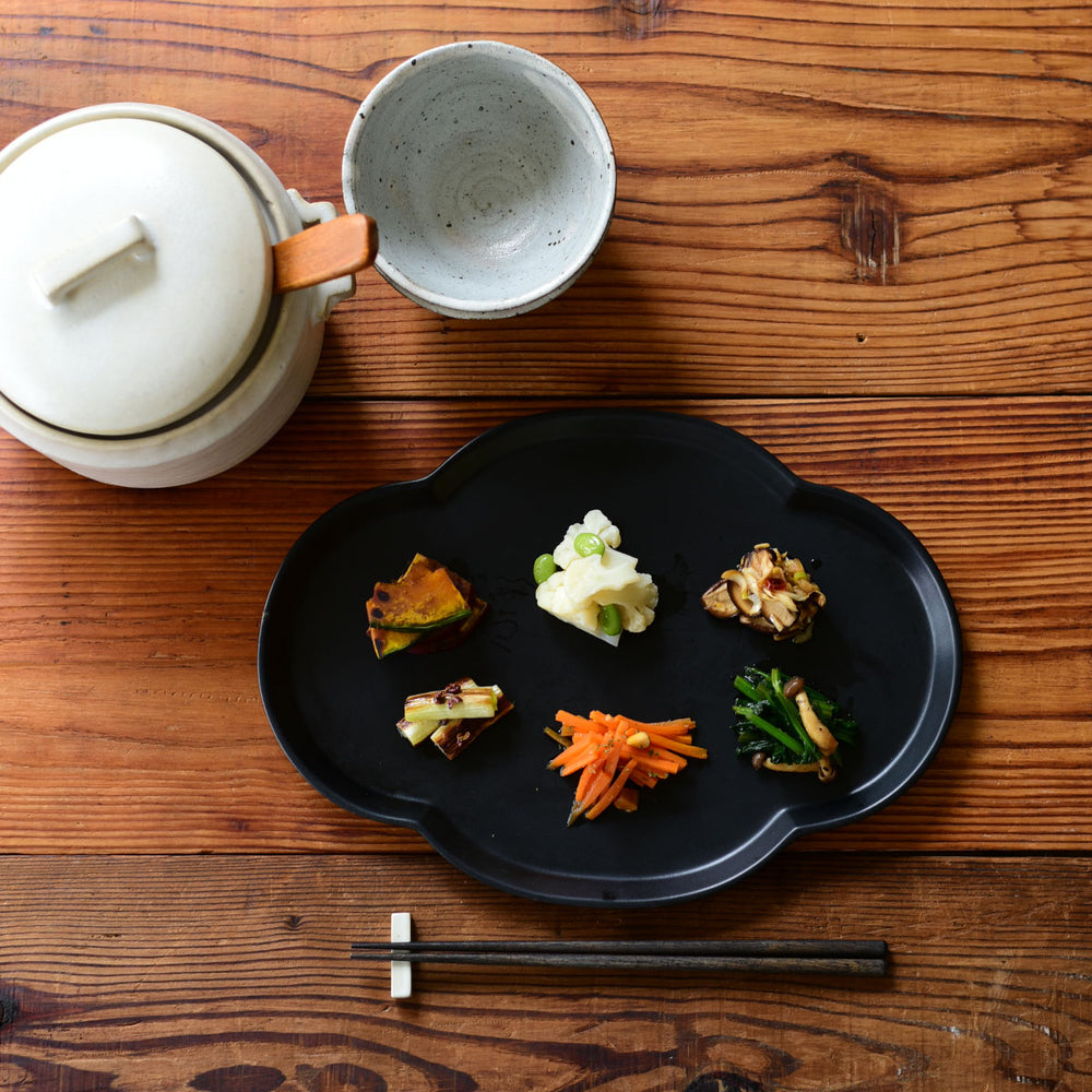 Studio M' Kamon Plate Flower-shaped