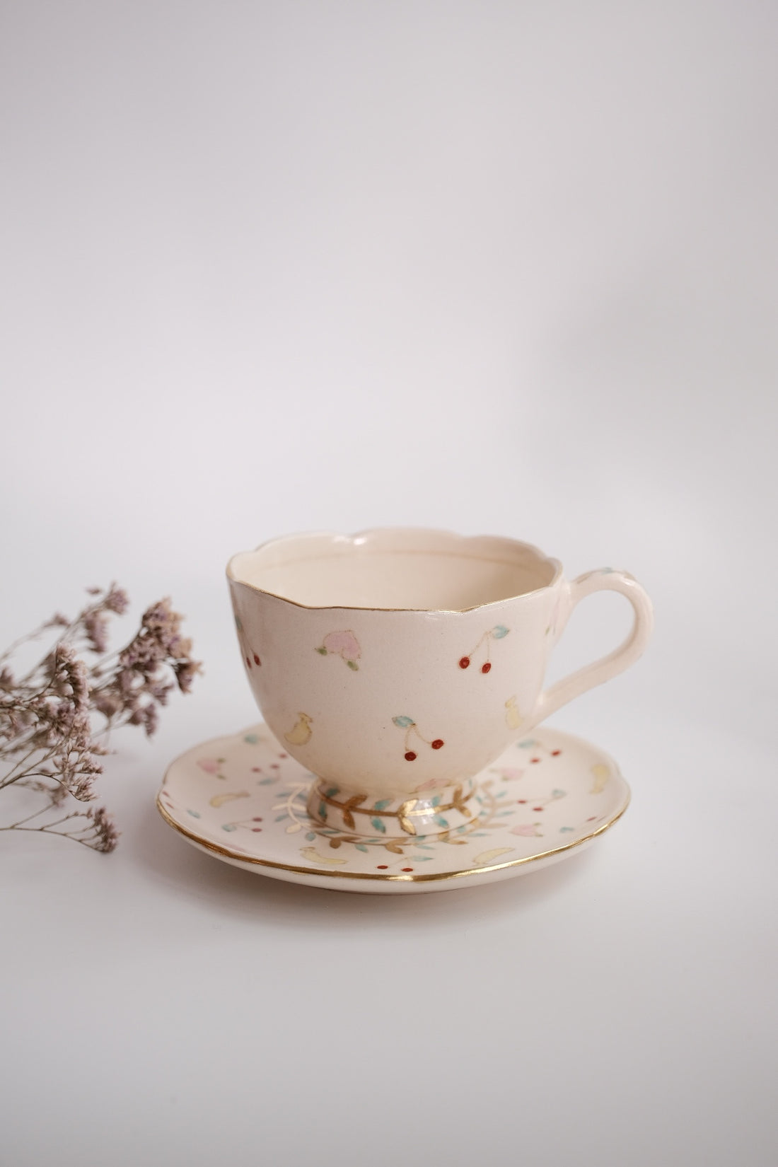 Taki Tomoda 友田多紀 Three Fruit Mug and Saucer  - TT13