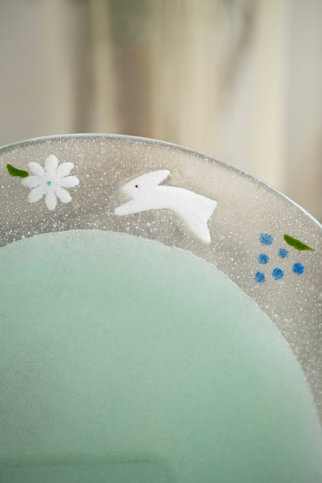 Fuji Glass Studio Green Rabbit Grape Flower Plate 18cm