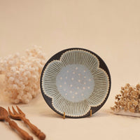 Kei Mitsumochi ミツ持啓 Blue Flower with Black Background Small Round Plate  KM39