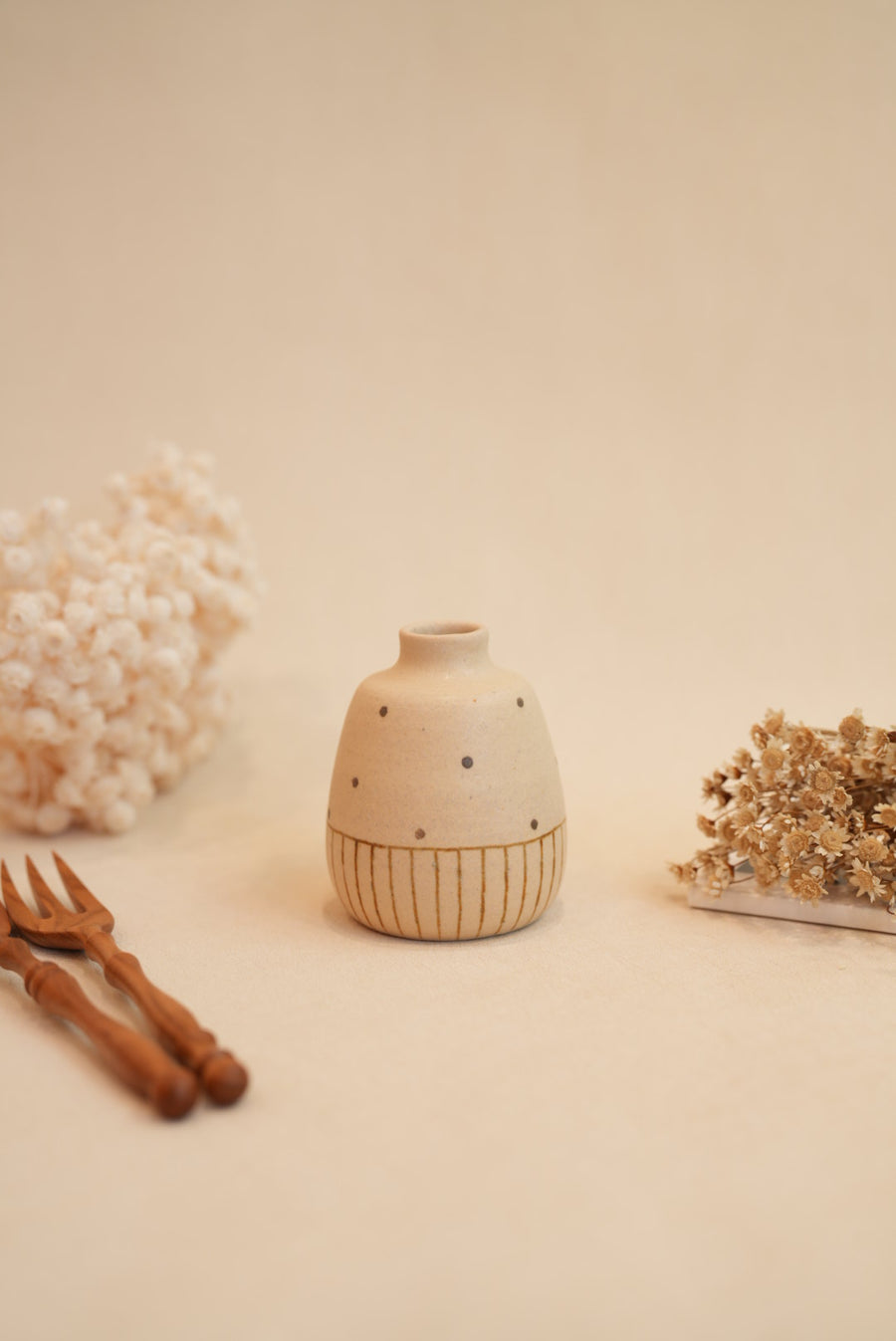 Chiho Yoshida 穗屋工房- Round Shaped Vase CY01