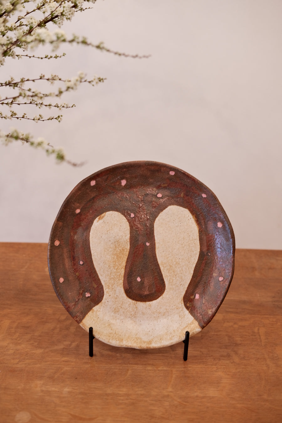 Siam Hands Round Plate Bunny Brown