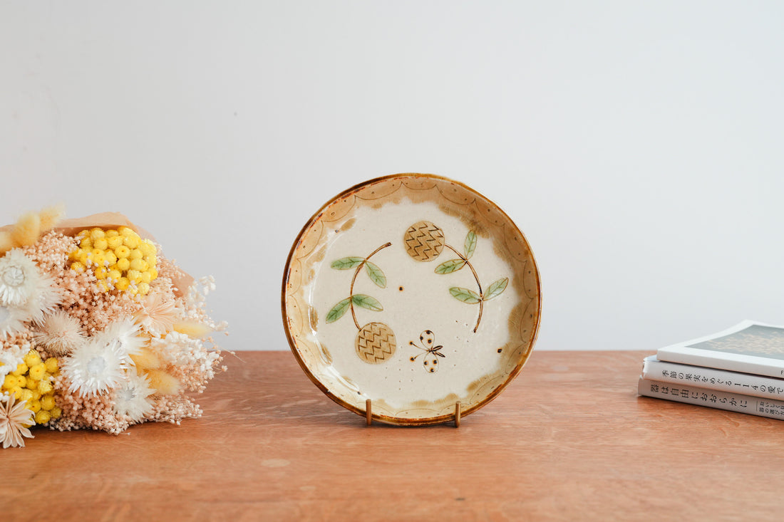 Minako Takizawa 滝沢三奈子 Small Yellow Flower Plate MW01