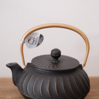 IWACHU Iron Kyusu Teapot Wave Pattern - Black