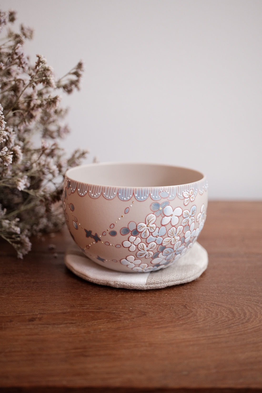 Baizhi Studio - Gilding Hydrangea Coffee/Tea Egg Shape Cup