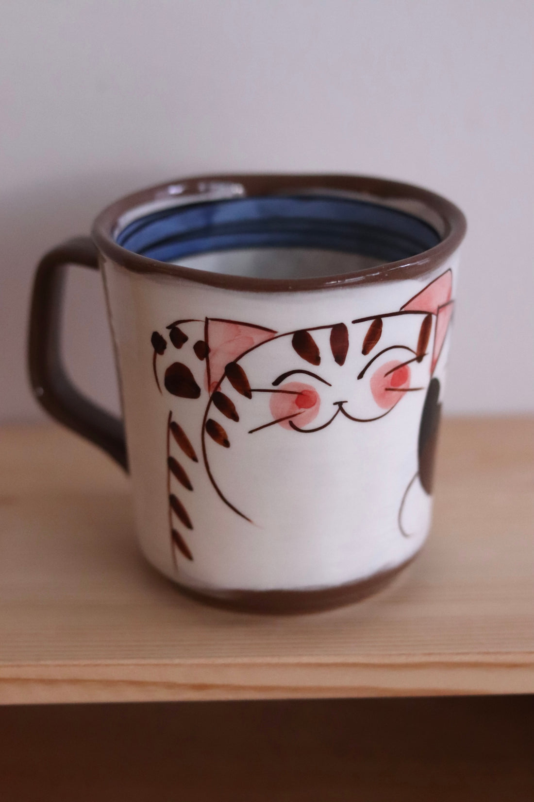 Hasami ware Friendly Cats  Mug