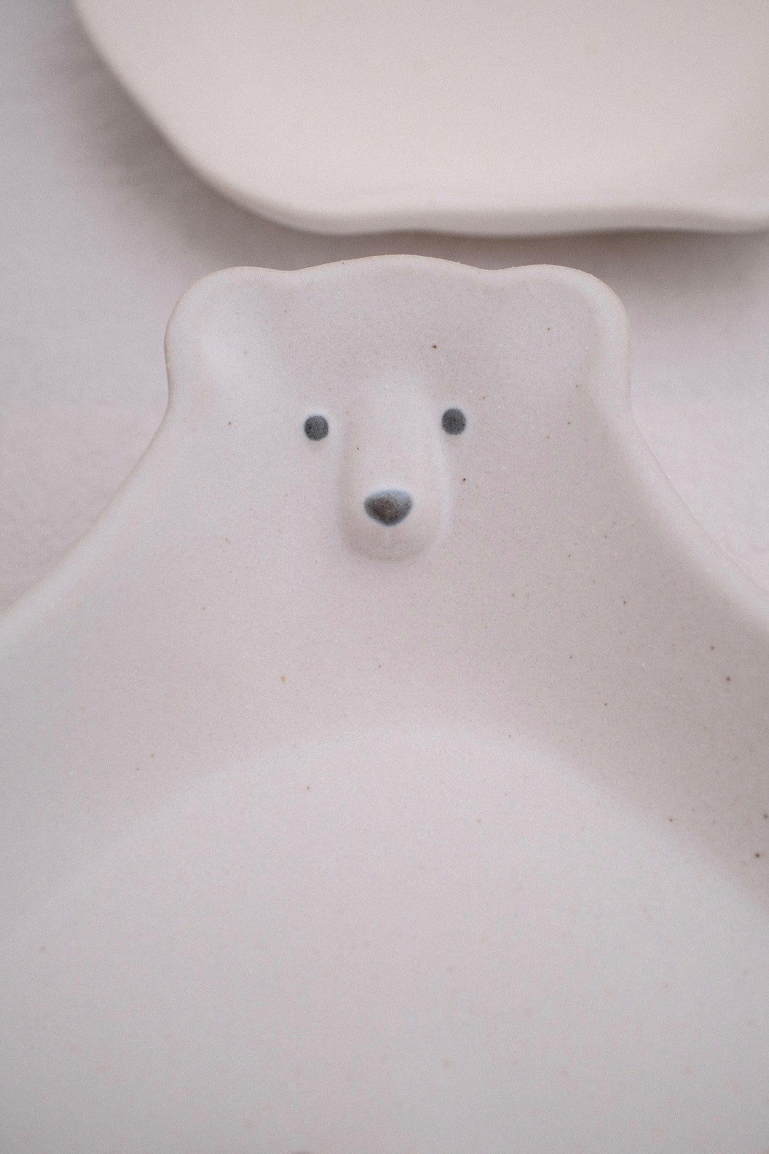 Mashiko Pottery Yoshizawa Polar Bear Plate