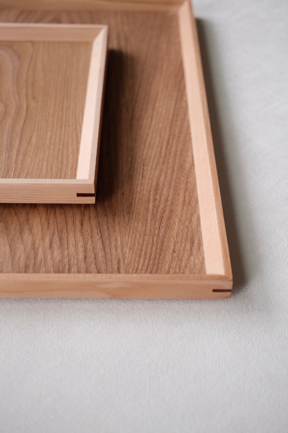Non-Slip Surface Natural Wood Serving Tray