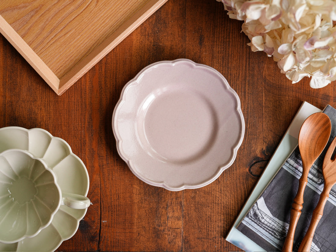 Atelier Gyuusha Small Floral Shape Round Plate