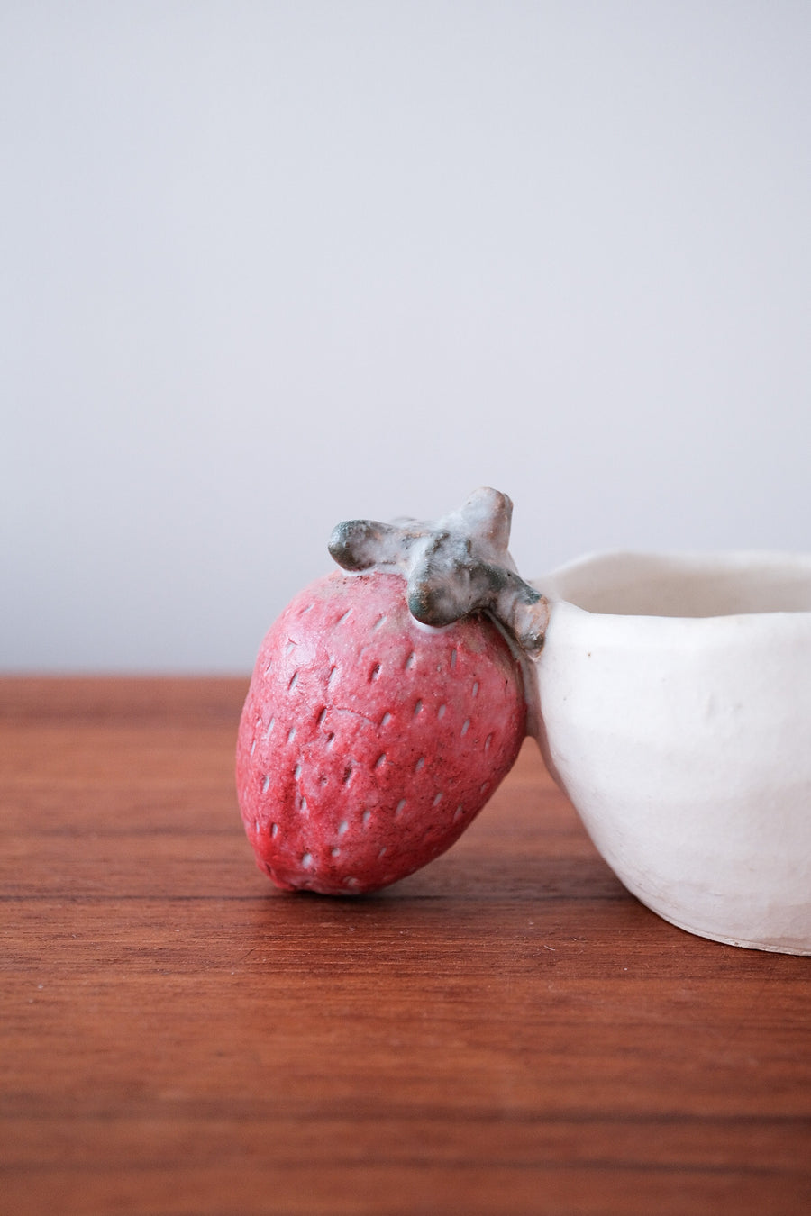 Atsumi Honda 本田あつみ Spouted Bowl with Strawberry Handle - AH34