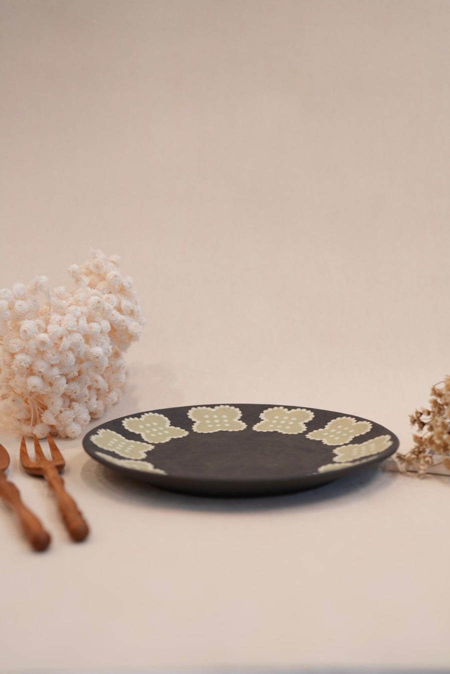 Kei Mitsumochi ミツ持啓 Green Flower Rim Large Round Plate  KM38