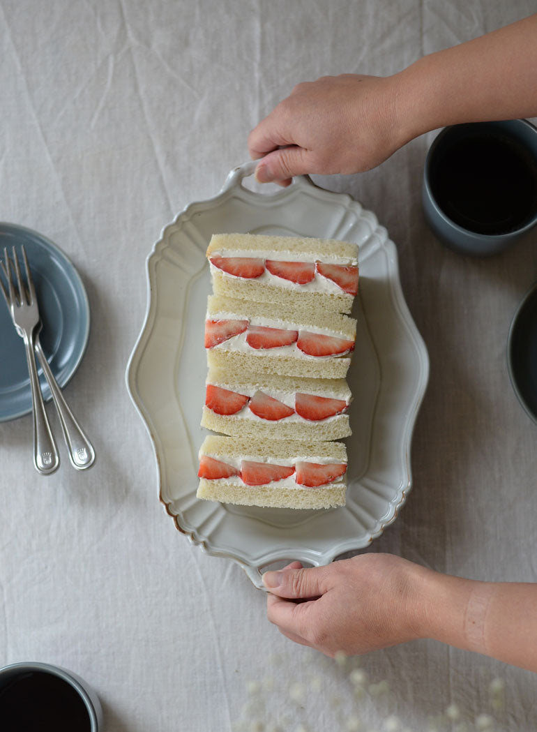 Studio M' Chanter Plate