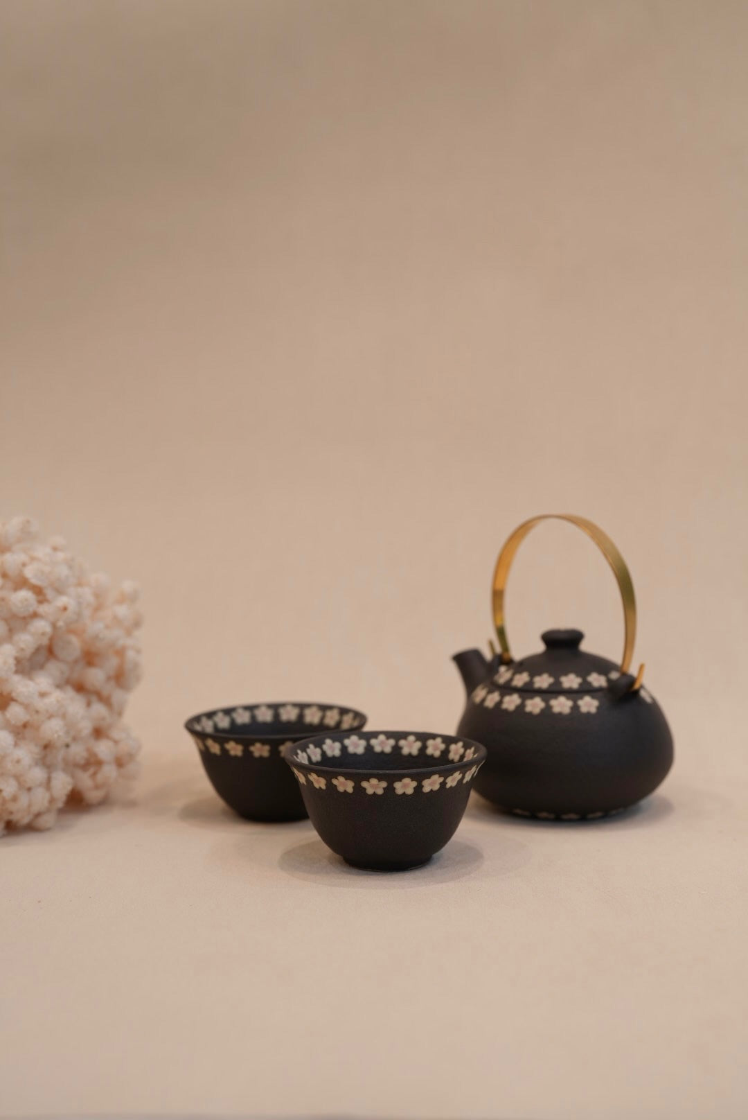 Kei Mitsumochi ミツ持啓 Floral Tea Set - Black KM72