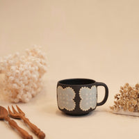 Kei Mitsumochi ミツ持啓 Flower with Black Background Mug - Blue KM65