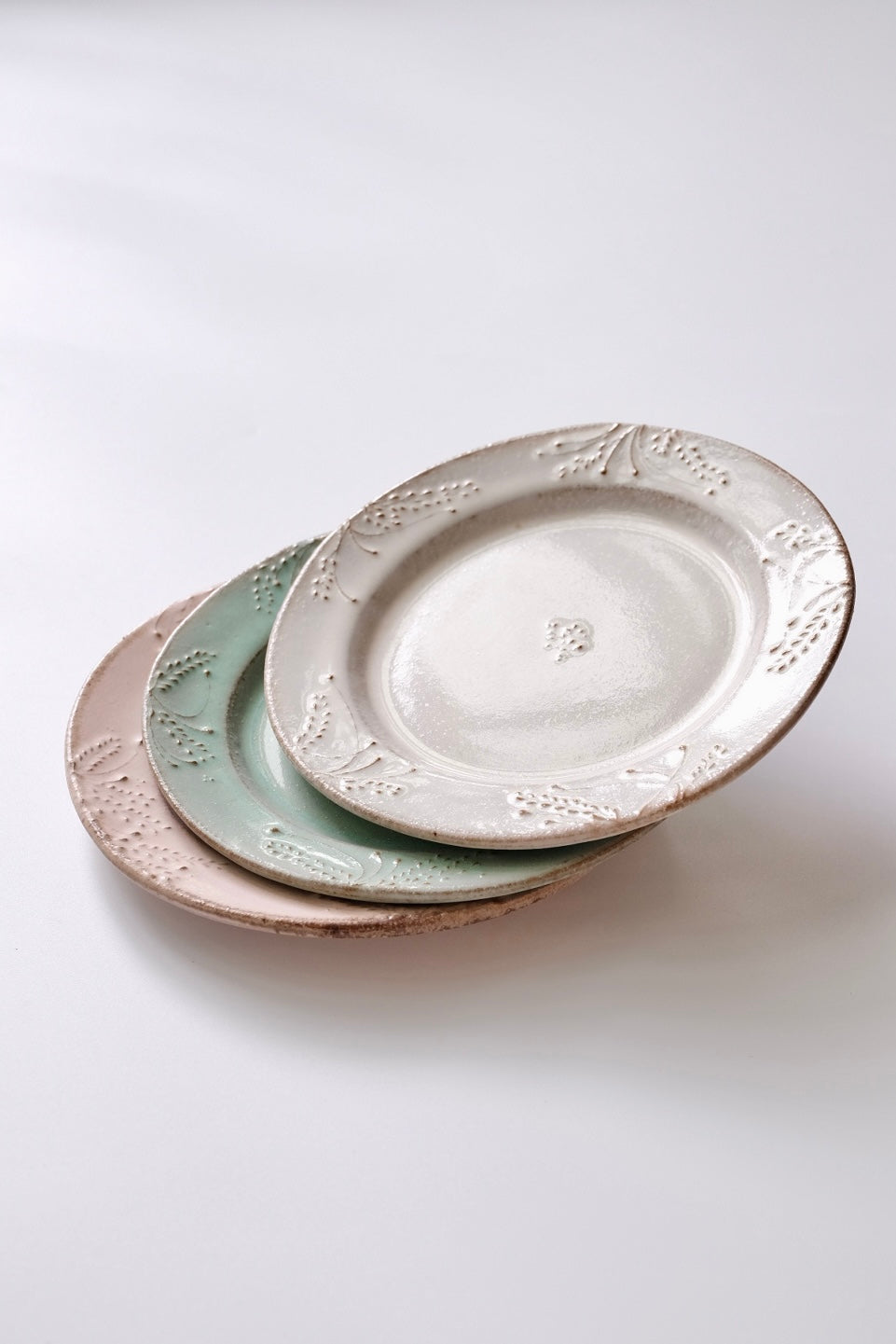 Satomi Motohashi 本橋里美 Round Plate SM06