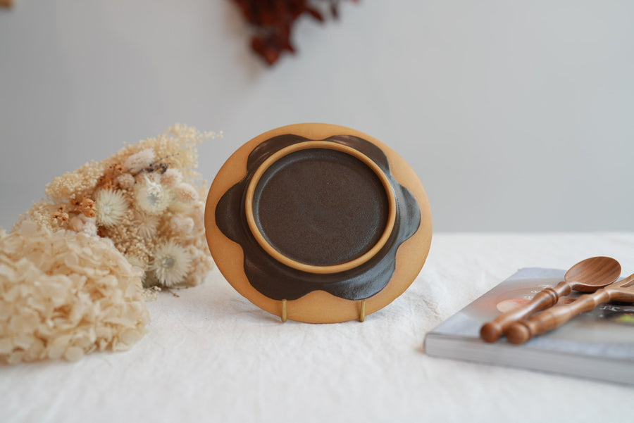 TAMA10- Waffle Cone Plate - Chocolate Syrup TA03
