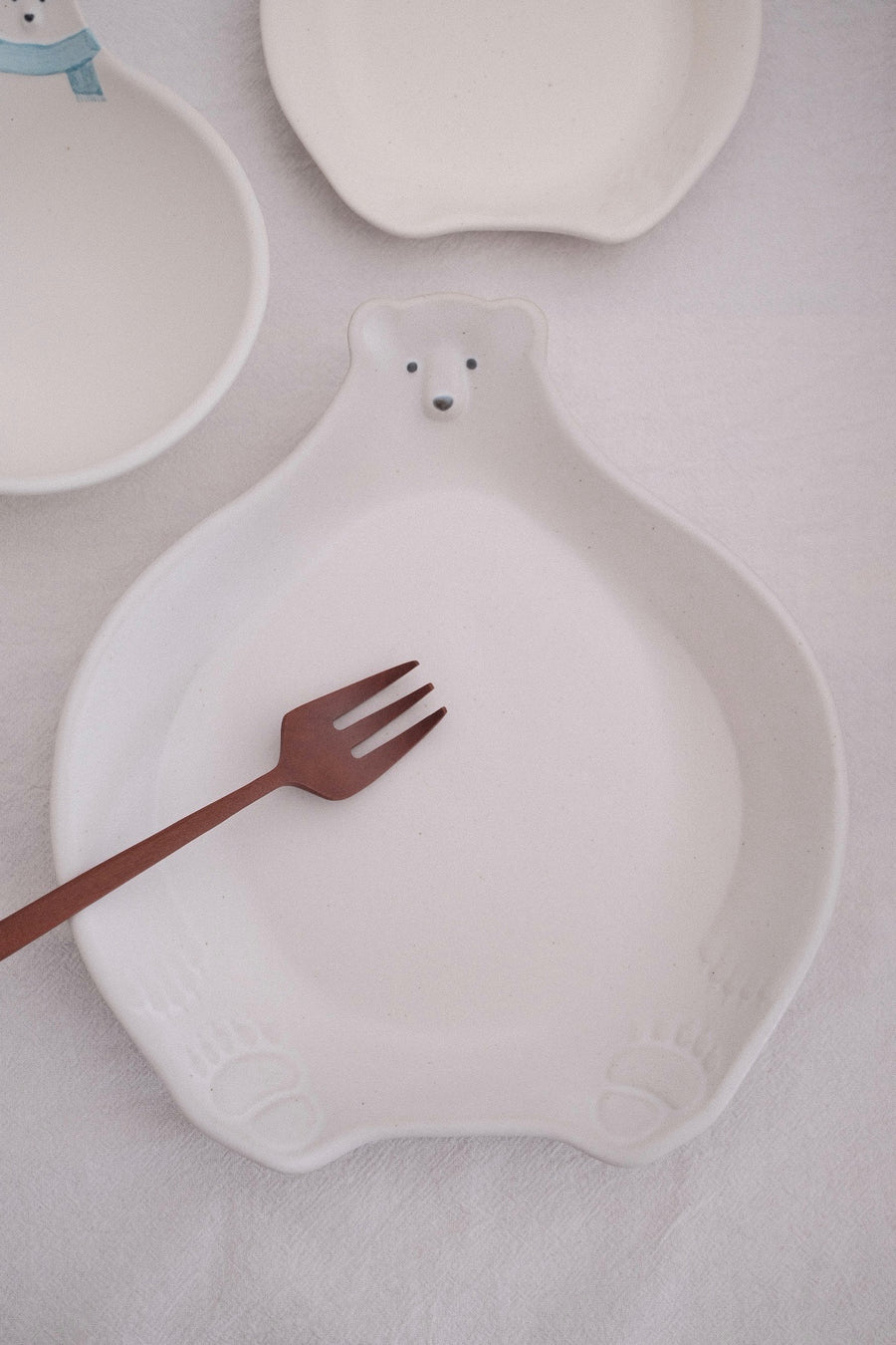 Mashiko Pottery Yoshizawa Polar Bear Plate