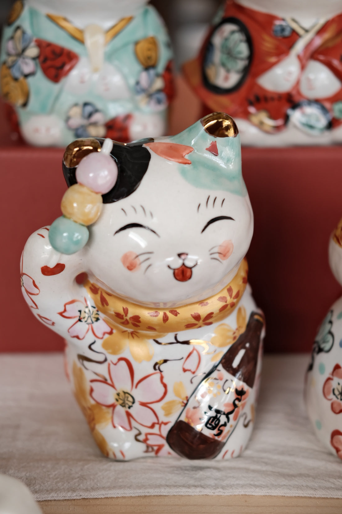 Yudachigama Hand-painted Lucky Cat with Mochi Decoration