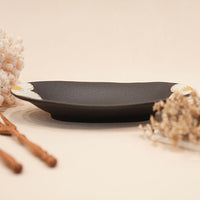 Kei Mitsumochi ミツ持啓 Oval Plate - Black Flower KM09